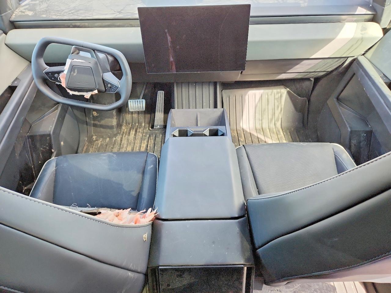 2025 Tesla Cybertruck