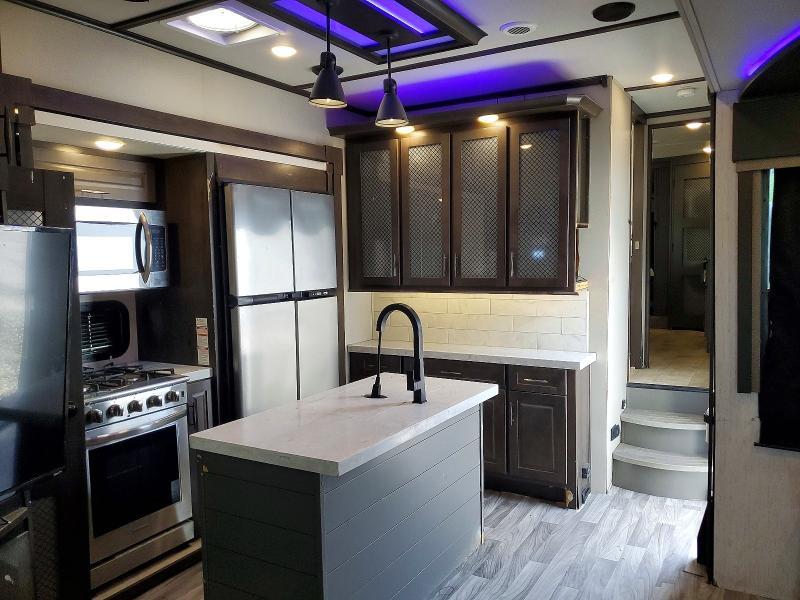 2021 Grand Design Momentum Camper