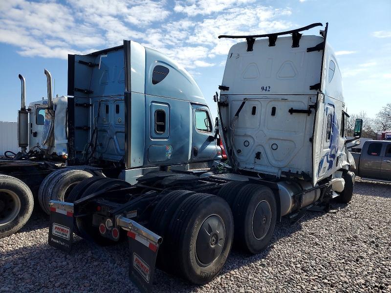 2025 Freightliner Cascadia 126
