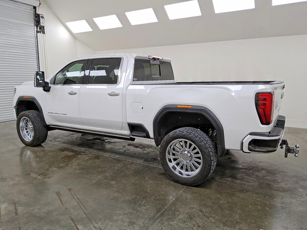 2024 GMC Sierra K2500 Denali