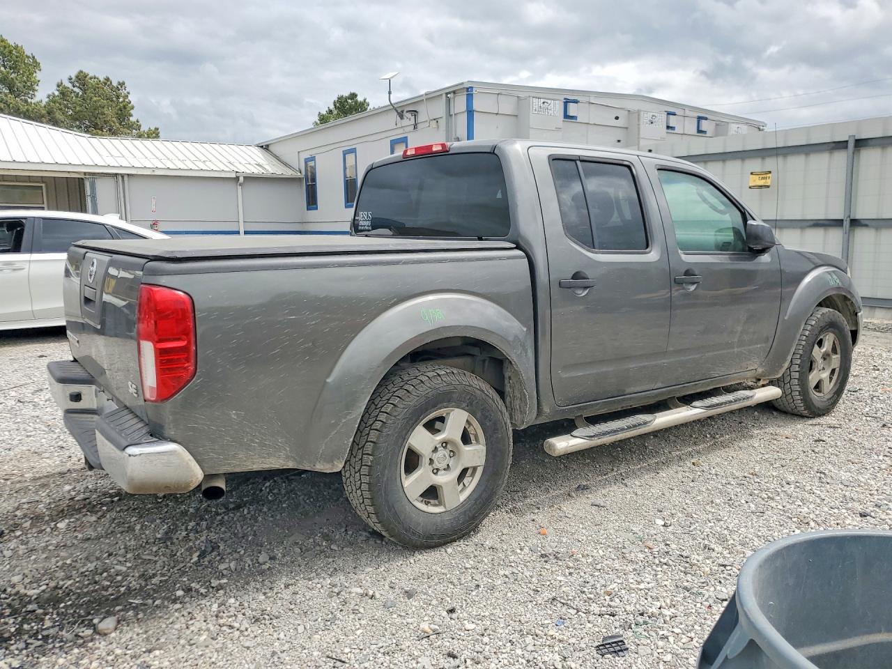 2005 Nissan Frontier SE