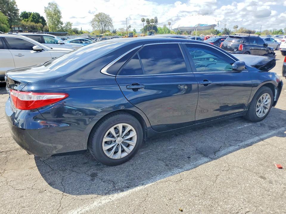 2015 Toyota Camry le