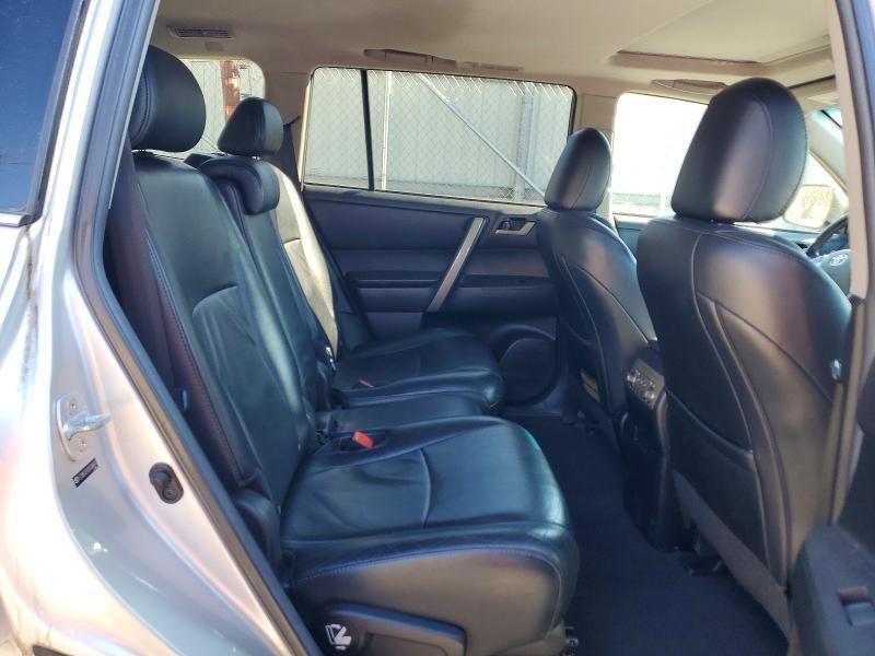 2011 Toyota Highlander se