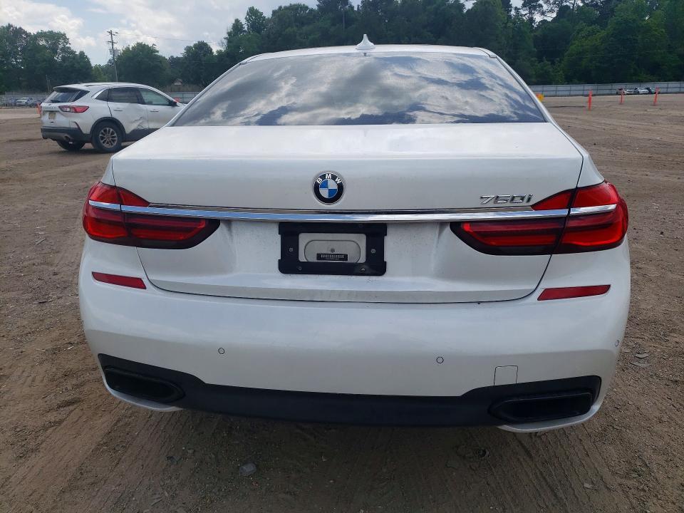 2016 BMW 750 i