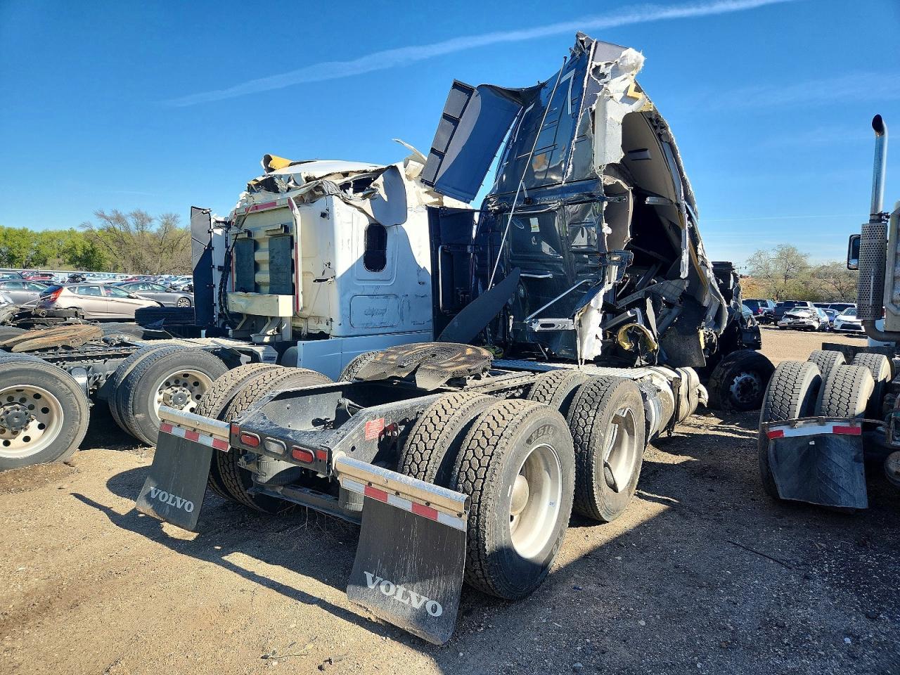 2023 Volv O VNL Semi Truck