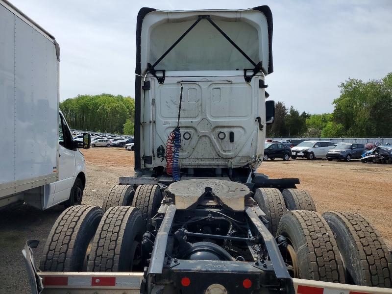 2022 Freigliner 2022 Freightliner Cascadia 126 Semi Truck