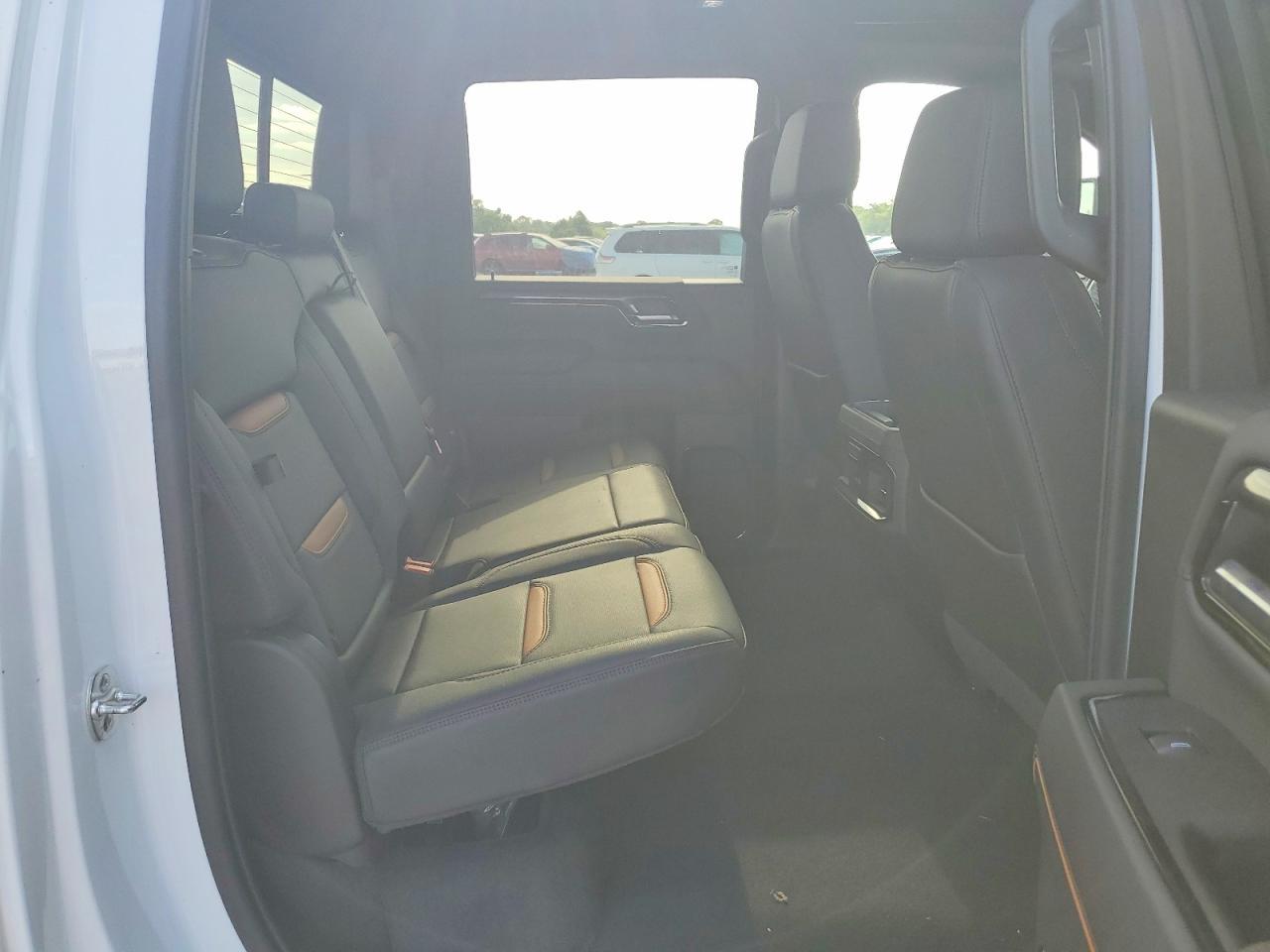 2025 GMC Sierra K2500 AT4