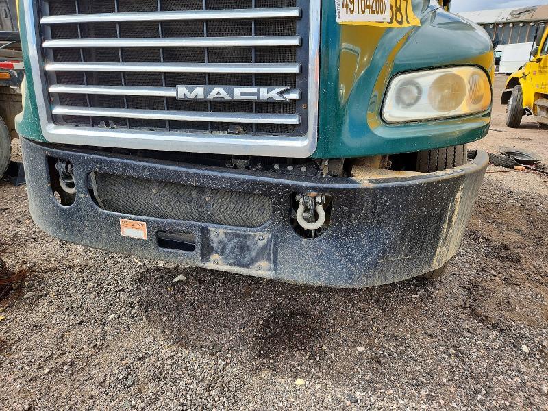 2017 Mack CXU612 Semi Truck