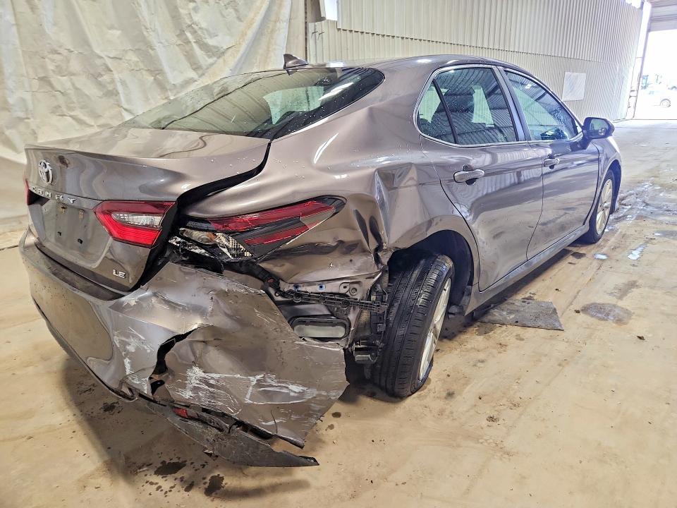 2021 Toyota Camry le