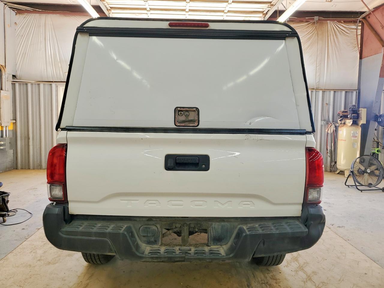 2018 Toyota Tacoma SR EXT 2.7L