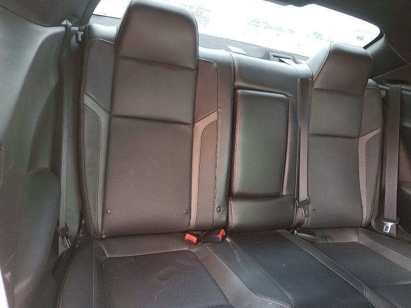 2015 Dodge Challenger sxt Plus