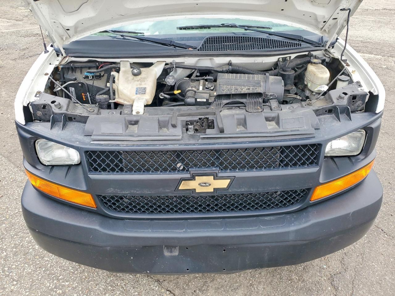 2016 Chevrolet Express G3500 Delivery Truck