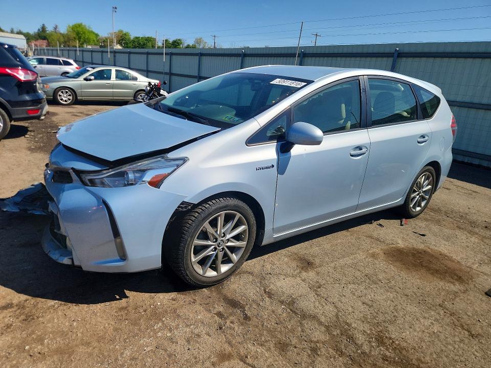 2015 Toyota Prius v Five