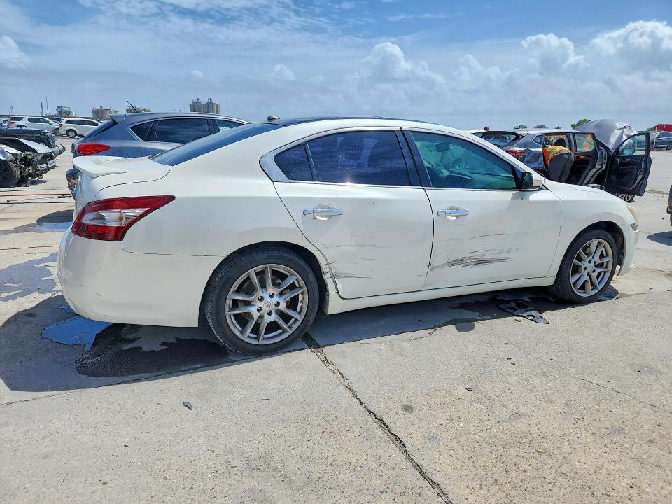 2010 Nissan Maxima 3.5 s