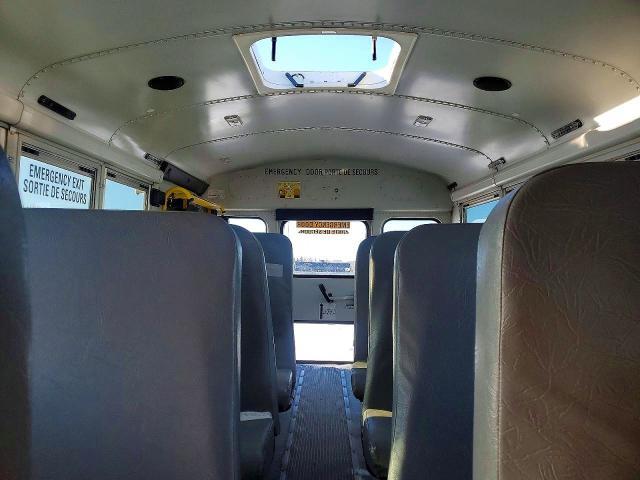 2010 Chev Express Cutaway G4500
