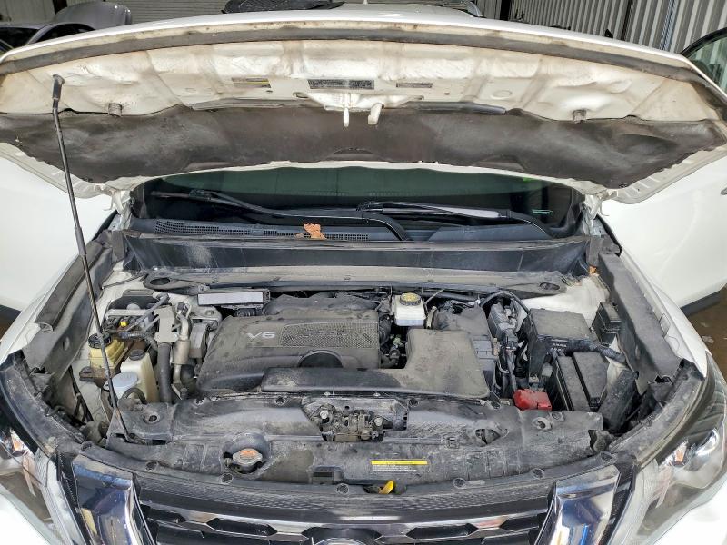 2019 Nissan Pathfinder sv