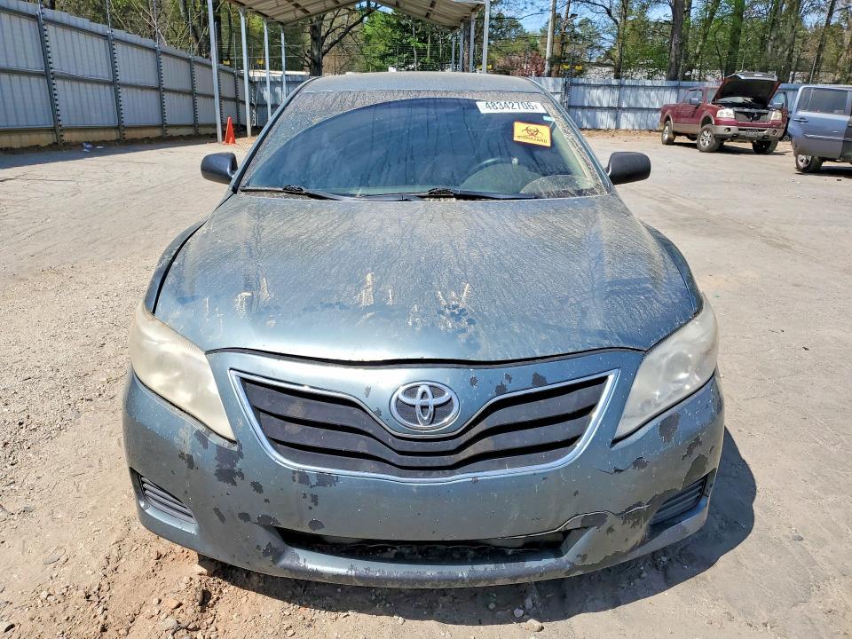 2010 Toyota Camry le