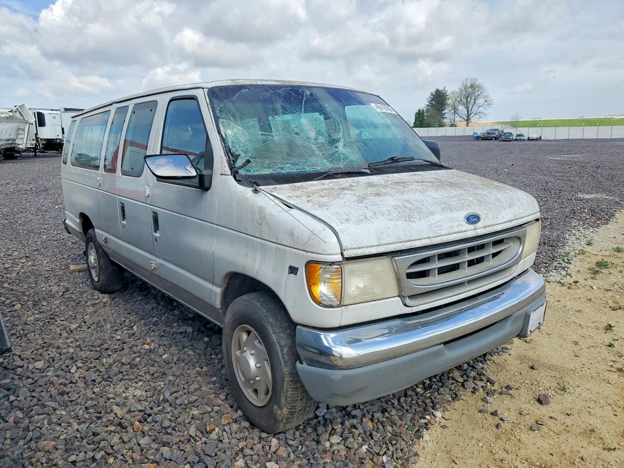 1999 Ford Econoline E350 Super Duty Wagon