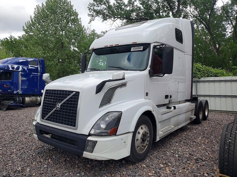 2016 Volv O VNL Semi Truck