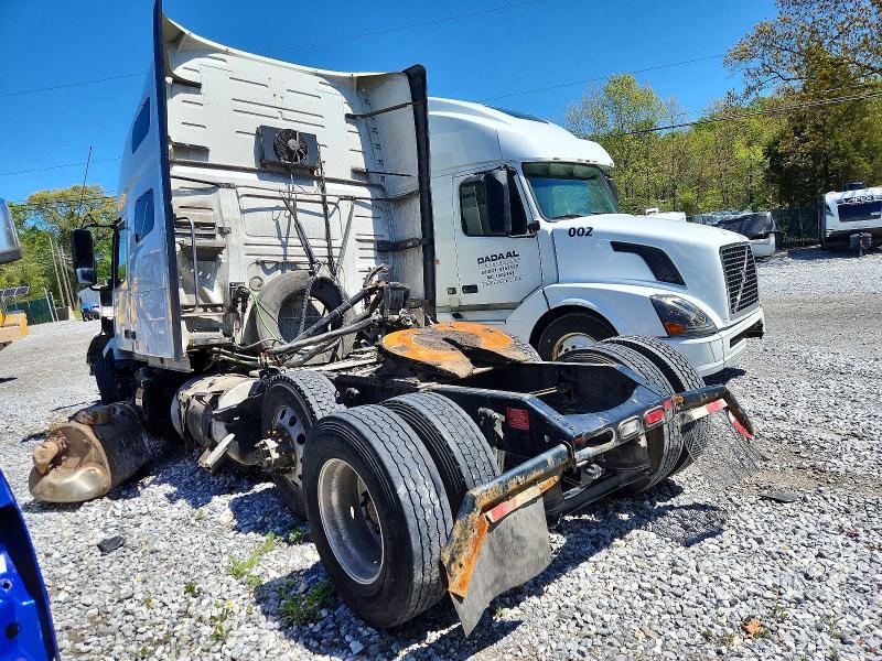 2020 Volvo VNL Semi Truck