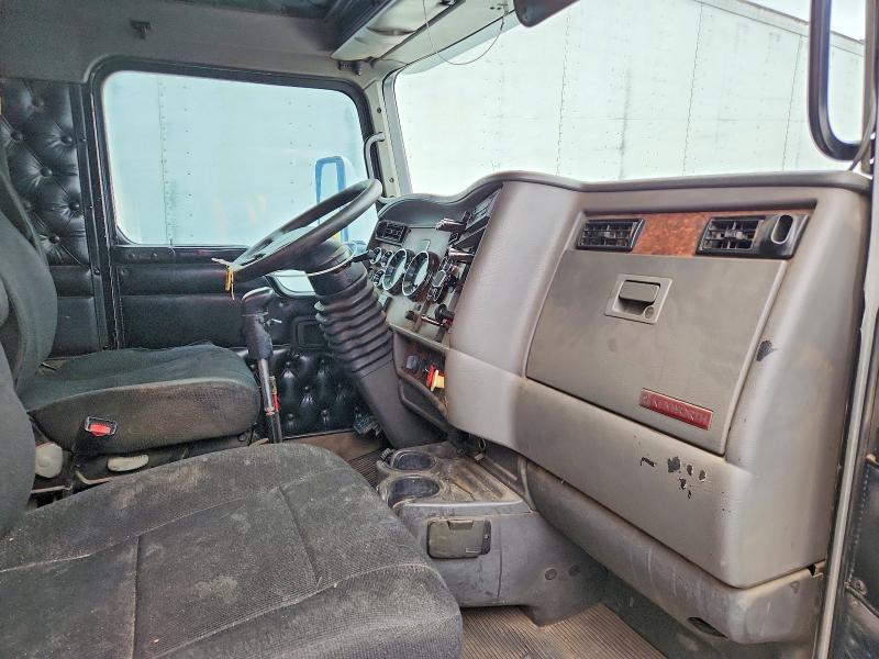2005 Kenworth Constructi-semi Truck