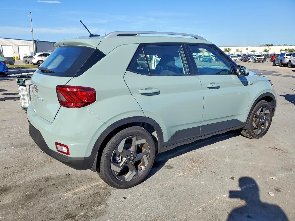 2025 Hyundai Venue sel