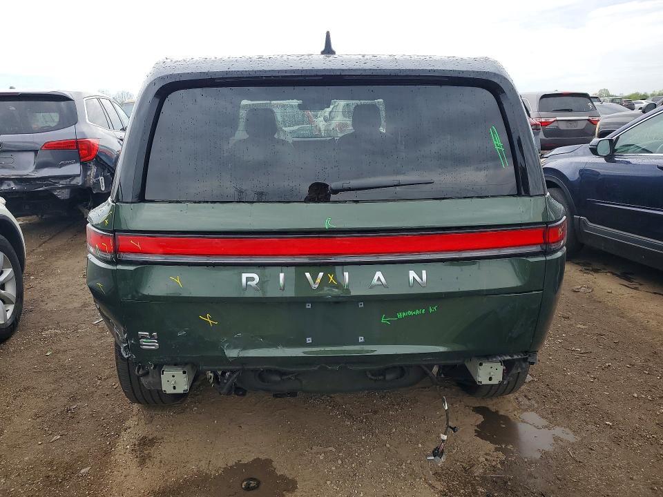 2025 Rivian R1S Adventure