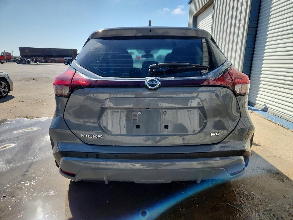 2021 Nissan Kicks sv