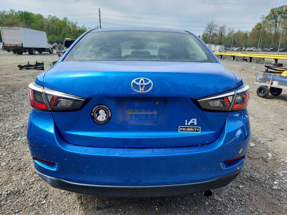 2017 Toyota Yaris ia Base