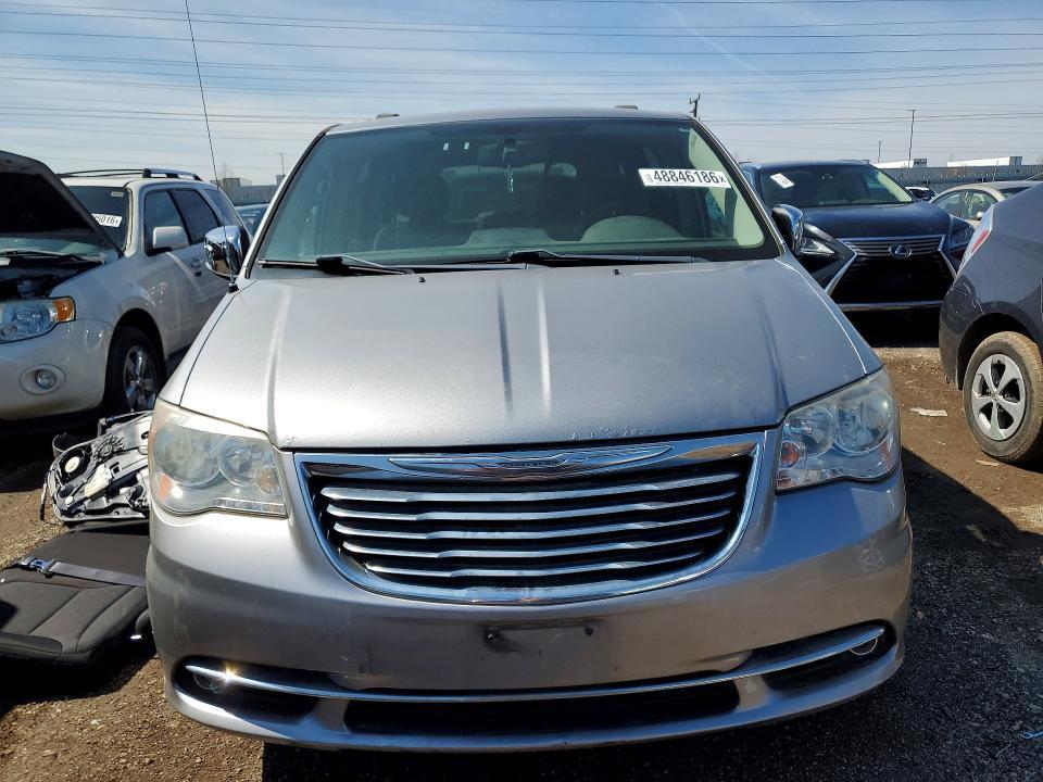 2013 Chrysler Town & Country Touring l