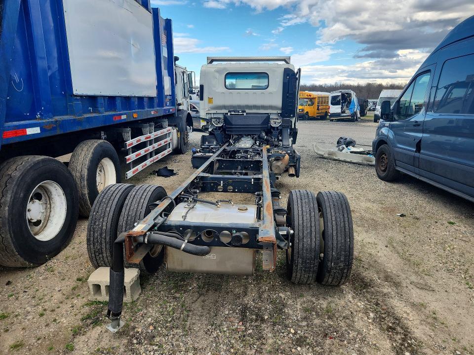 2023 Isuzu NRR