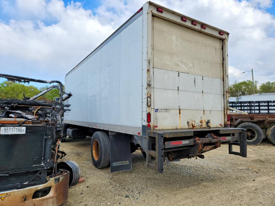2006 Isuzu T7F box Truck