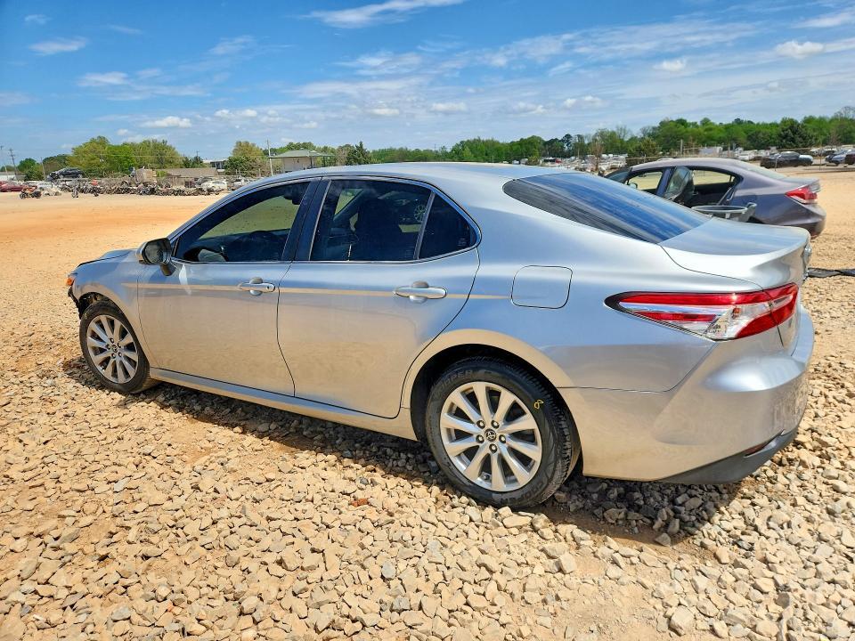 2018 Toyota Camry le