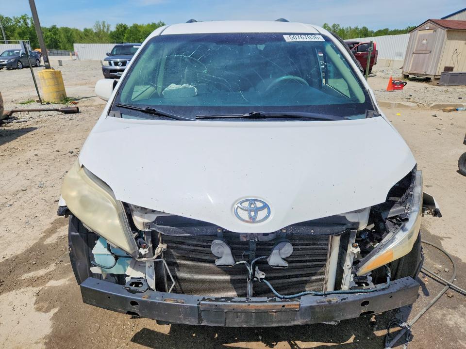 2013 Toyota Sienna le