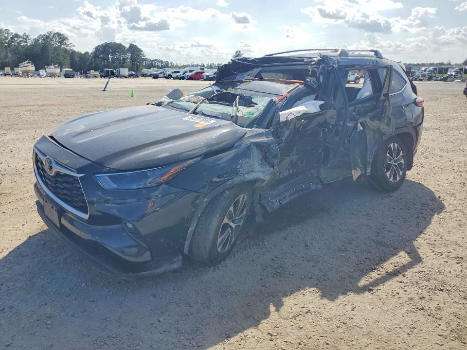 2022 Toyota Highlander xle