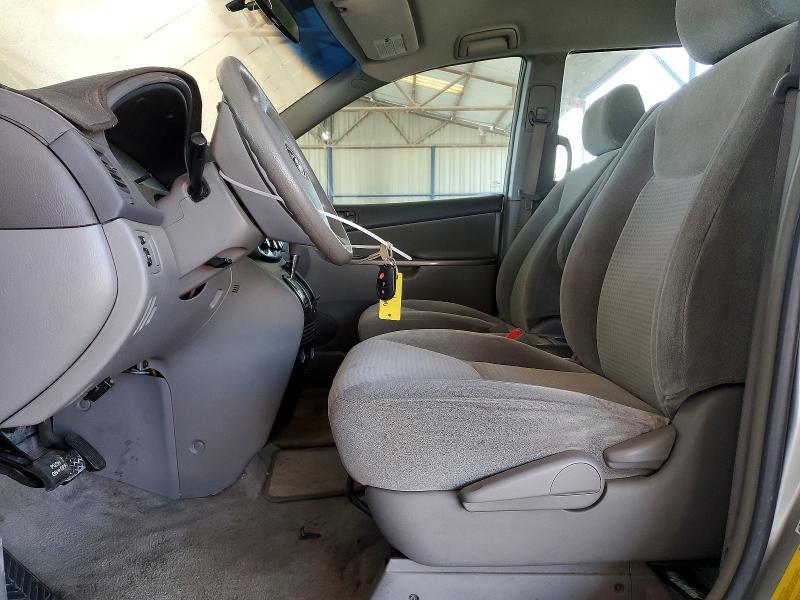 2006 Toyota Siena