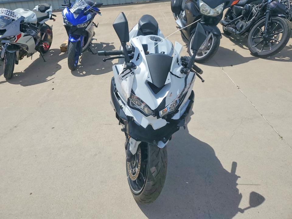 2025 Kawasaki ZX400 S