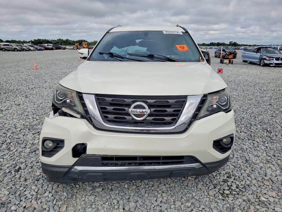 2020 Nissan Pathfinder sv