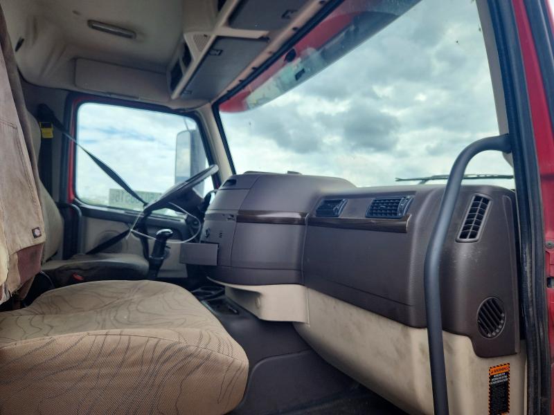 2013 Volvo VNM Semi Truck