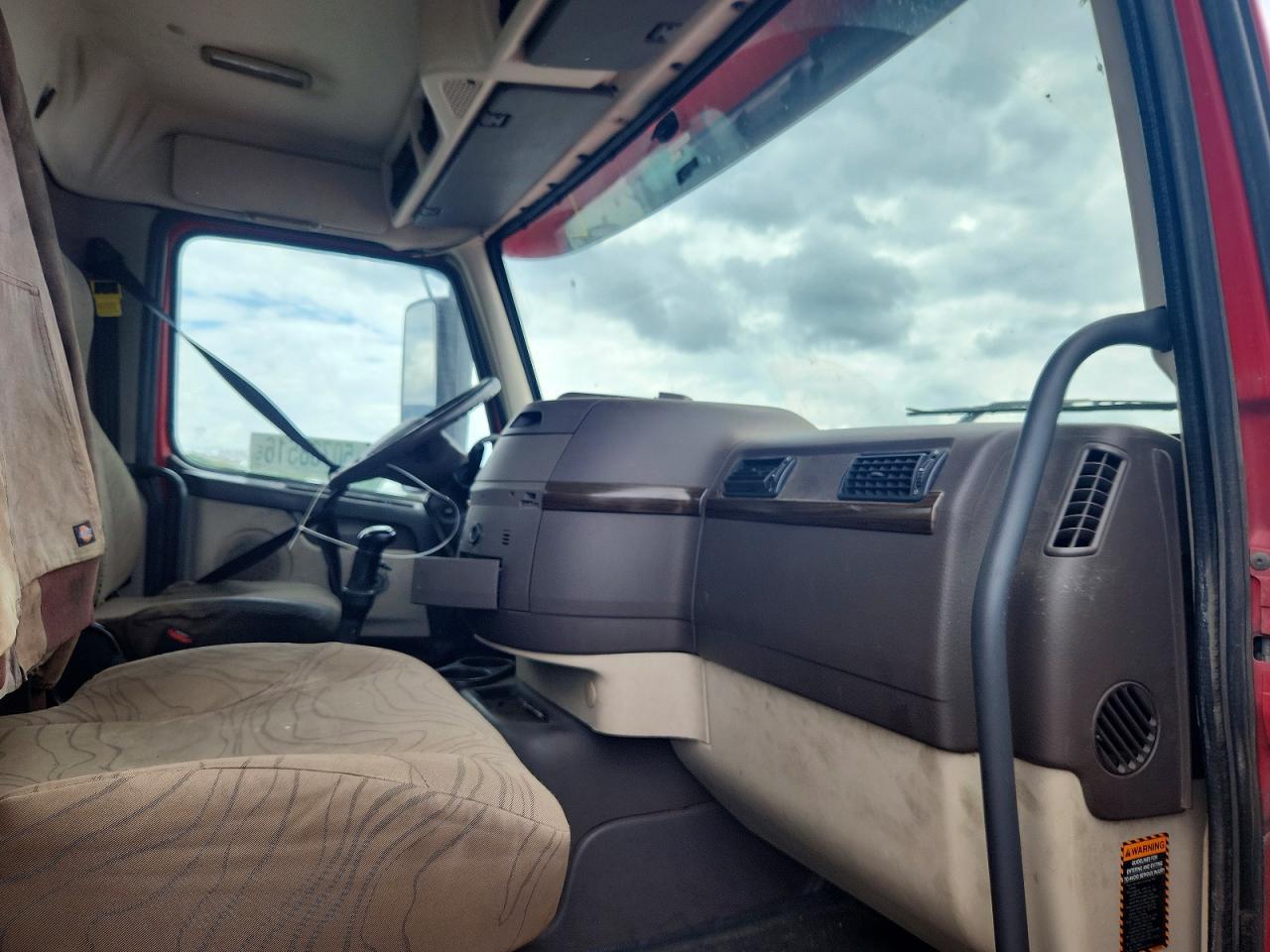 2013 Volvo VNM Semi Truck