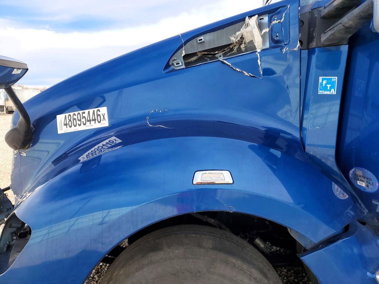 2020 Kenworth Constructi-Semi Truck