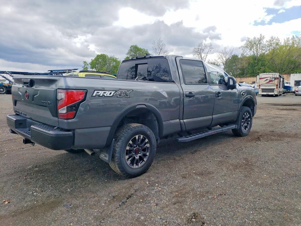 2023 Nissan Titan xd sv