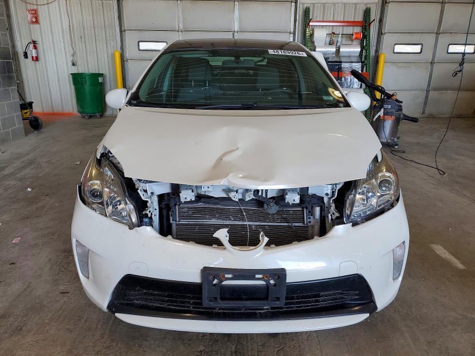 2010 Toyota Prius iii