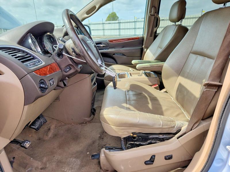 2013 Chrysler Town & Country Touring l