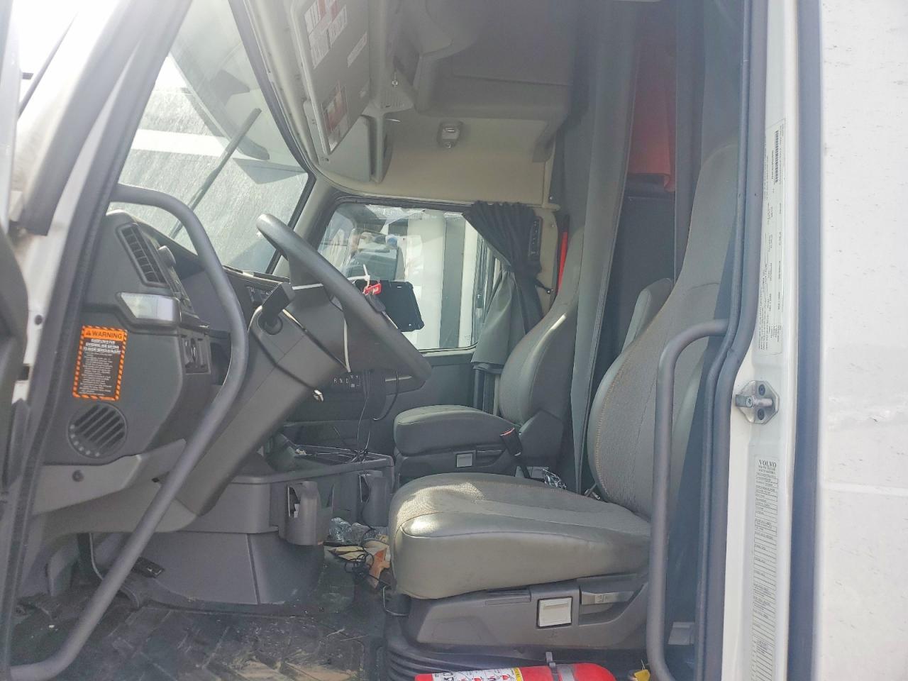 2023 Volvo VNL Semi Truck