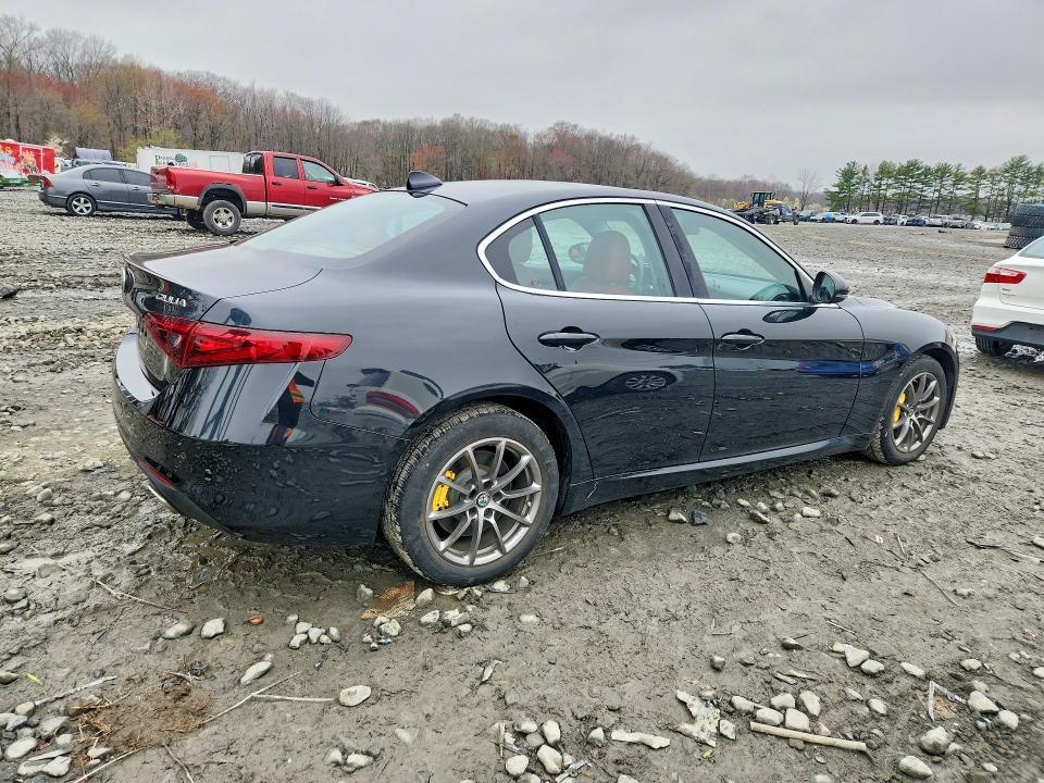 2018 Alfa Romeo Giulia Q4