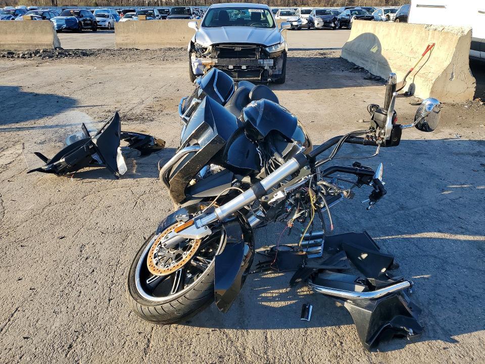 2015 Victory Cross Country Touring