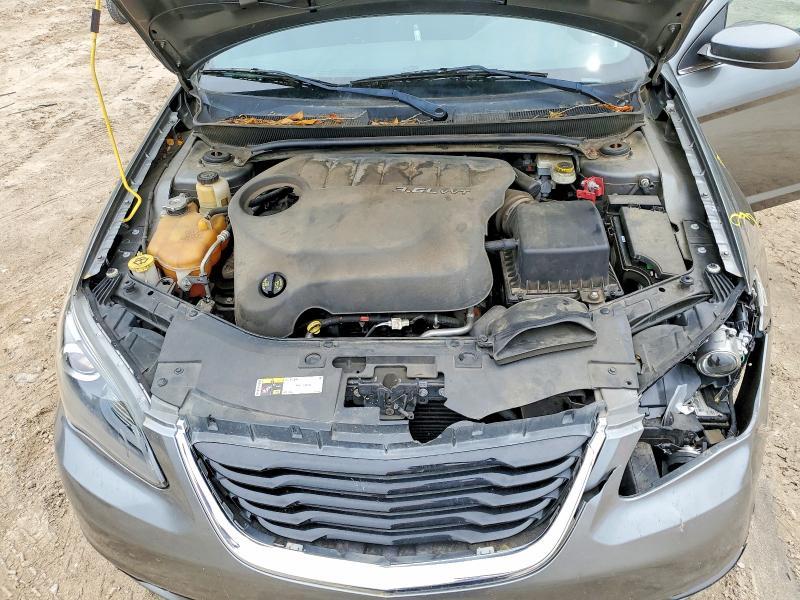 2013 Chrysler 200 Touring