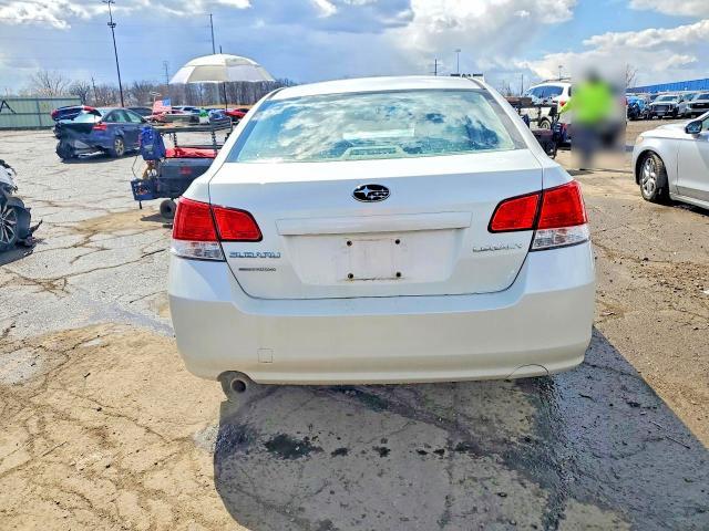 2010 Subaru Legacy 2.5i Premium