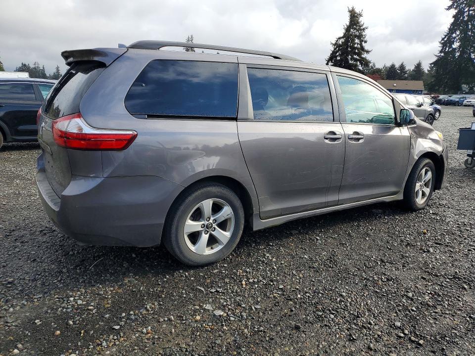 2018 Toyota Sienna le